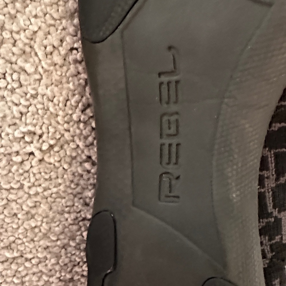 Rebel athletic revolt, black cheer shoes - Picture 3 of 3